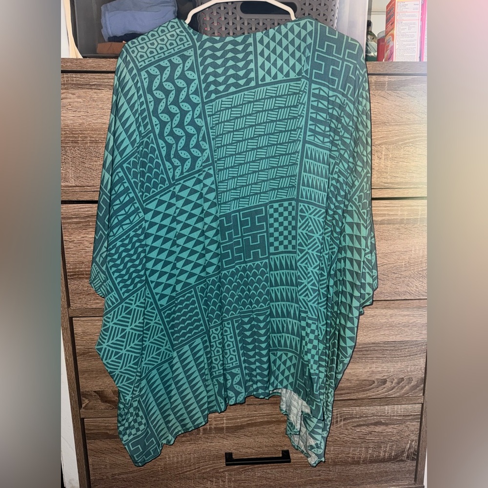 Hawaii’s finest women’s cardigan - Picture 2 of 3